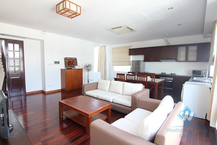 High floor apartment rental with great light and modern furniture